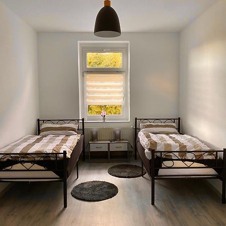 Schoene 3-Zimmer Monteurswohnung Im Sueden Von Leipzig Eg エクステリア 写真