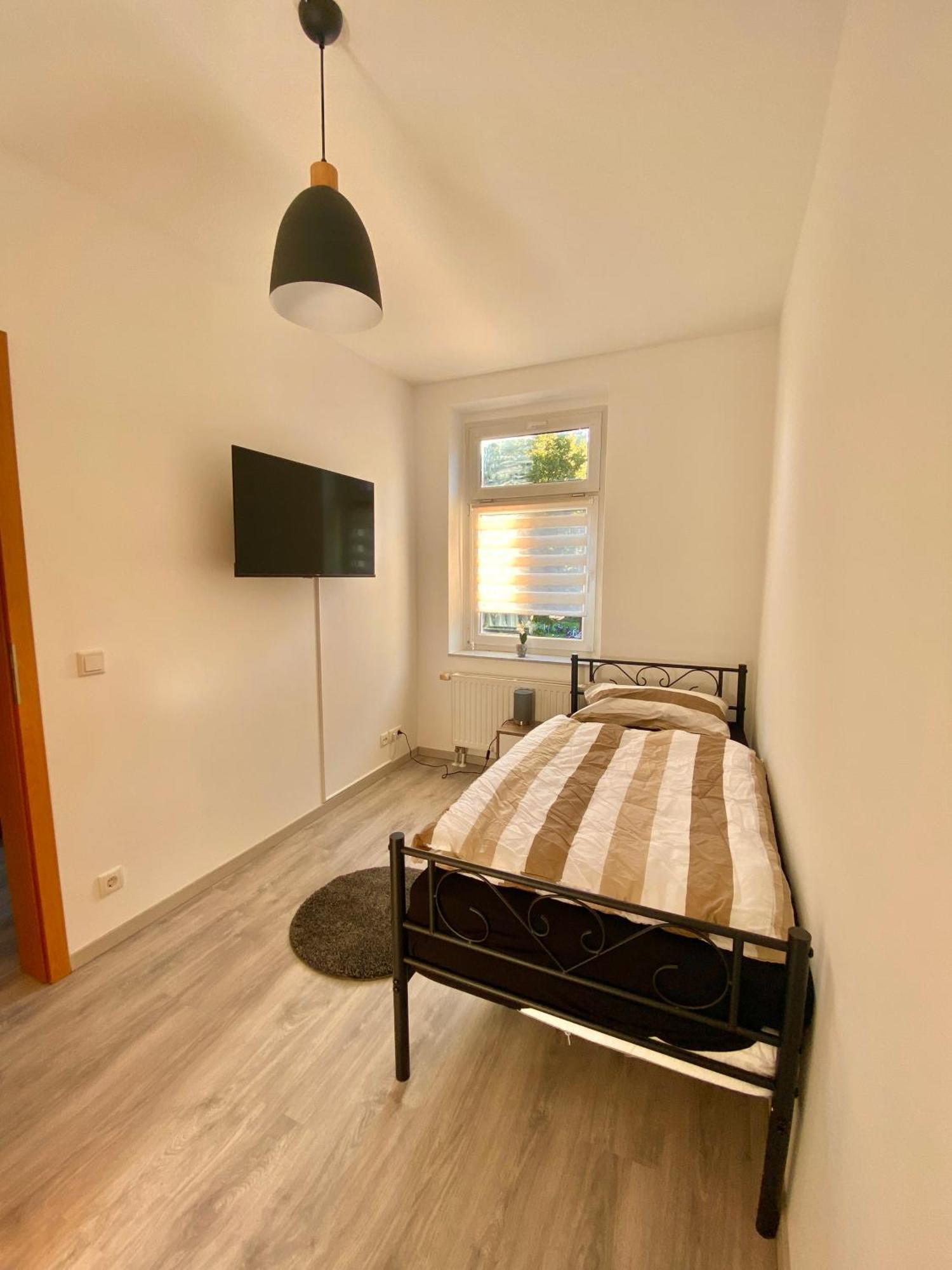 Schoene 3-Zimmer Monteurswohnung Im Sueden Von Leipzig Eg エクステリア 写真